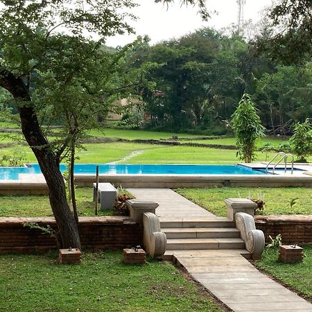 Monaara Resort - Anuradhapura Bagian luar foto