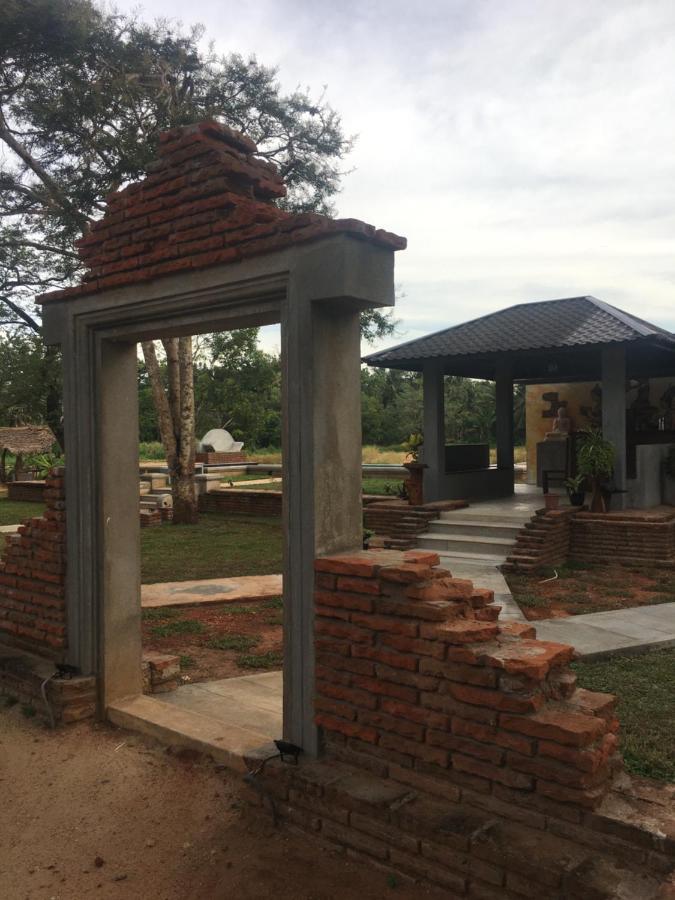 Monaara Resort - Anuradhapura Bagian luar foto