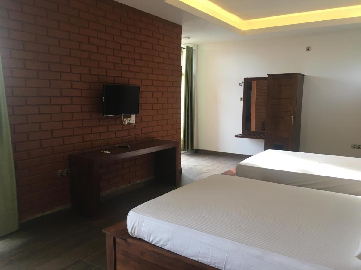 Monaara Resort - Anuradhapura Bagian luar foto