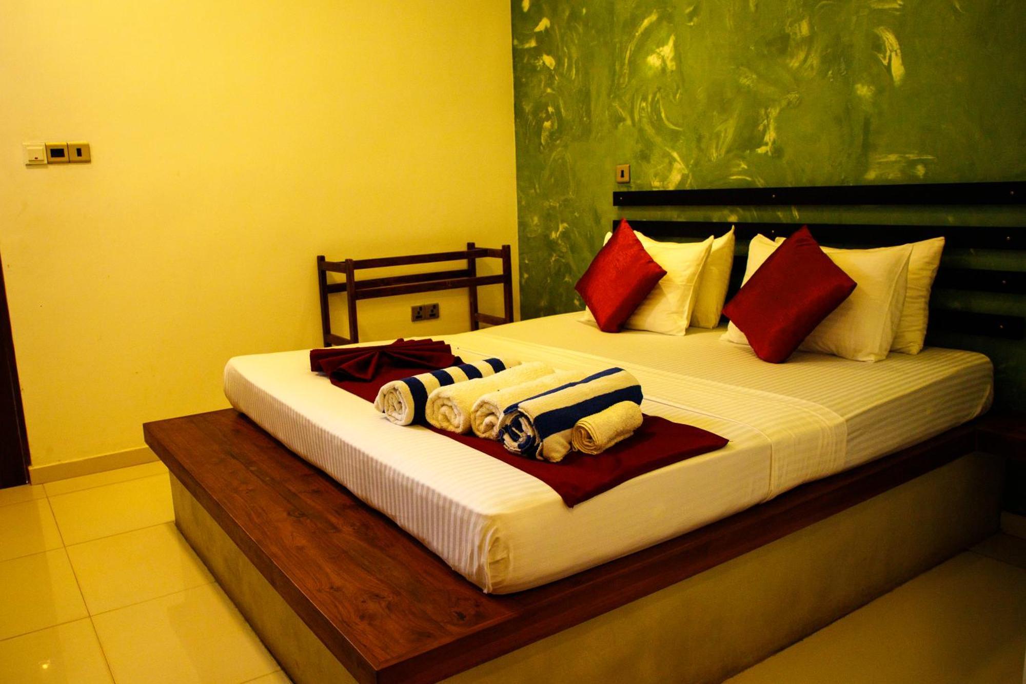 Monaara Resort - Anuradhapura Bagian luar foto