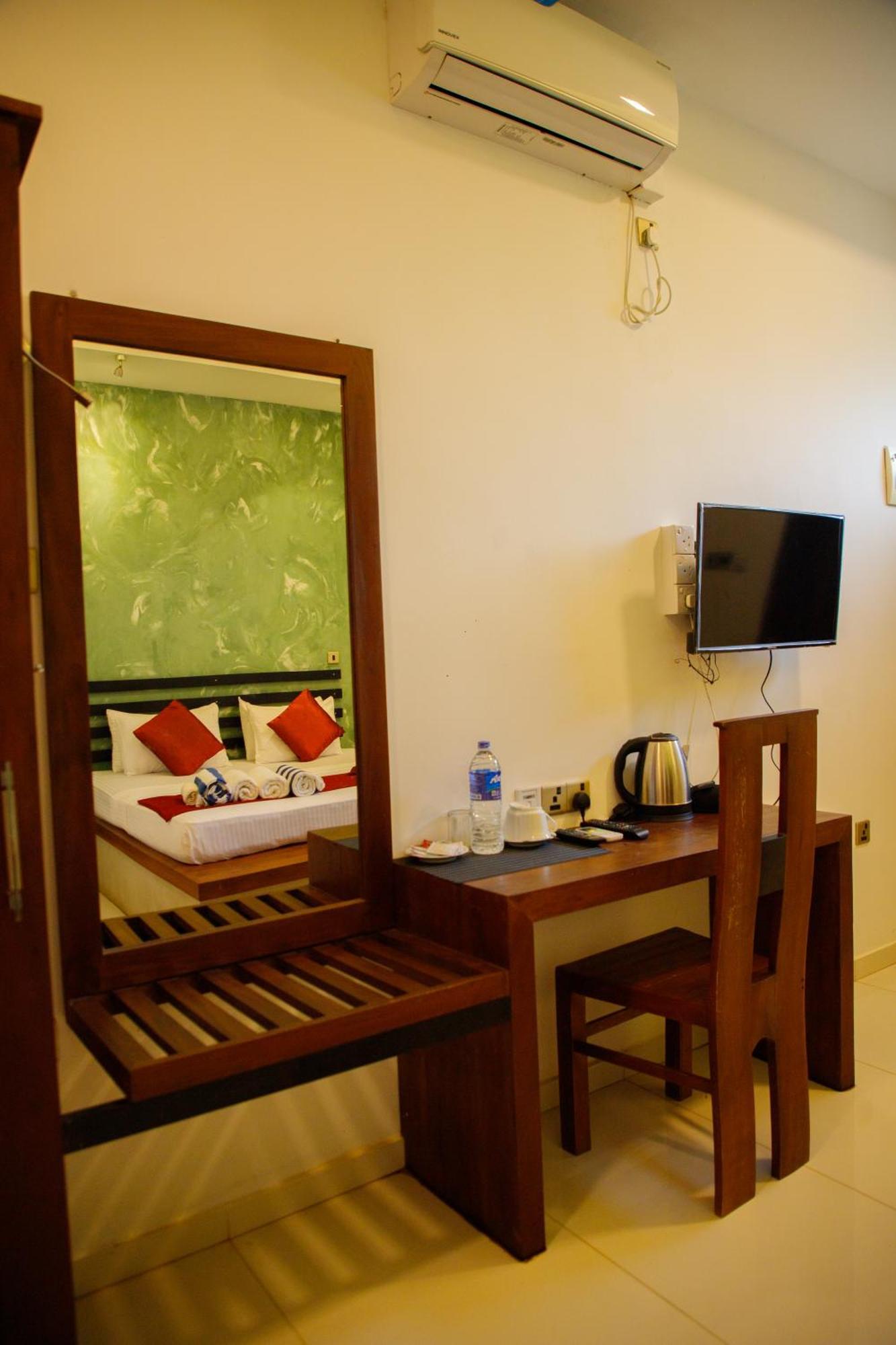 Monaara Resort - Anuradhapura Bagian luar foto