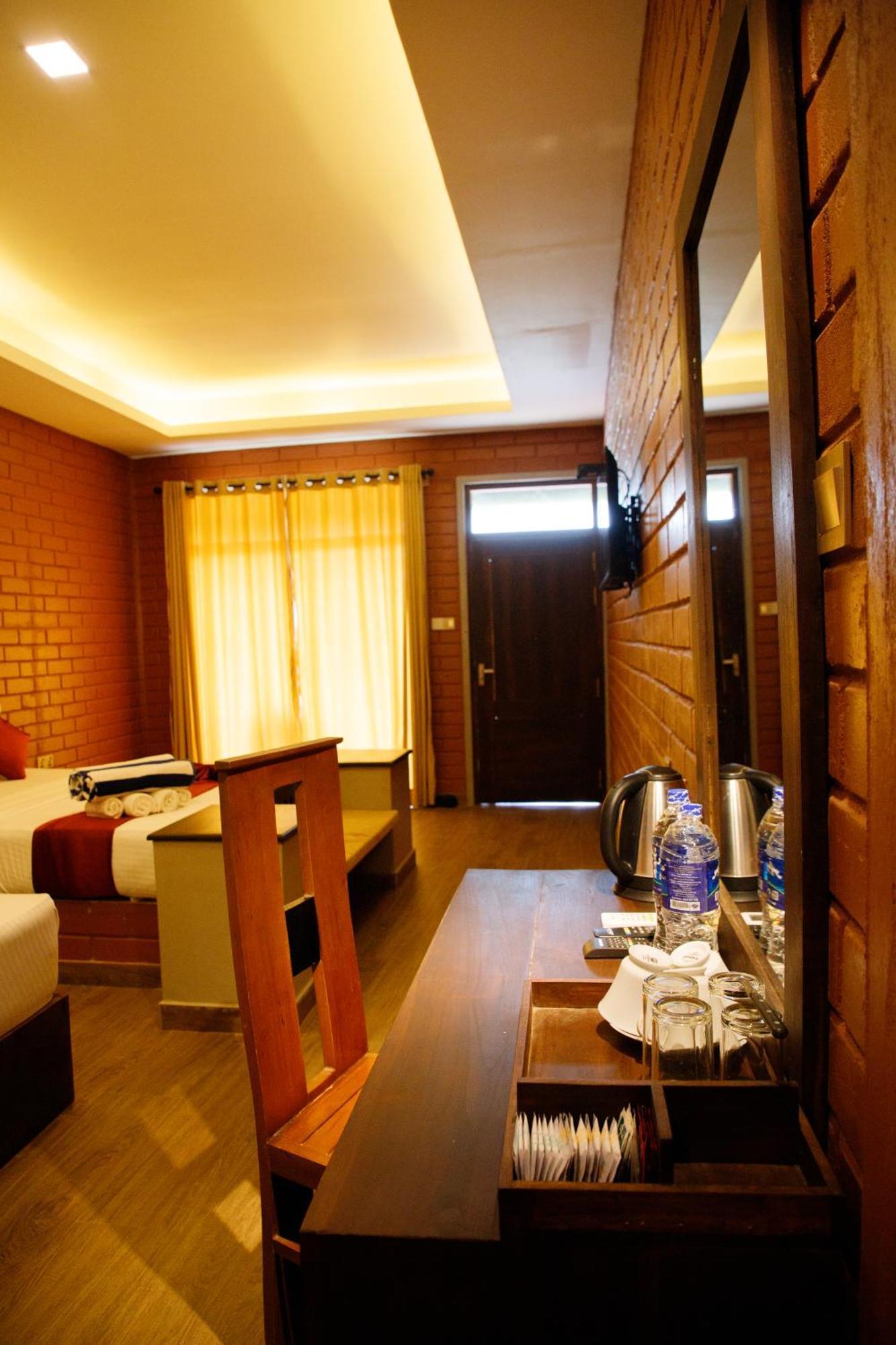 Monaara Resort - Anuradhapura Bagian luar foto
